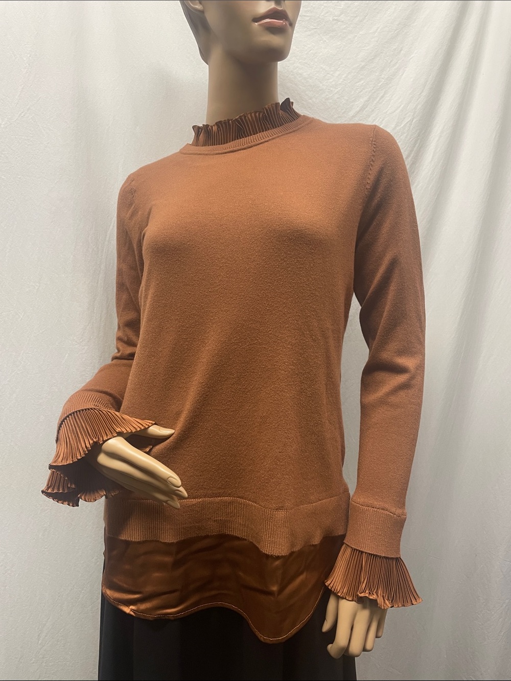 Sioni Milano Women's Mocha Mousse Long-Sleeve Ruffled Cuffs & Hem Sweater NWT